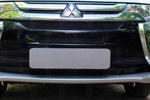 Сетка защитная в бампер Standart черный Strelka Mitsubishi Outlander III 2013-2019 ― Auto-Clover