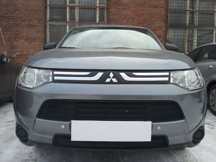 Сетка защитная в бампер Standart черный Strelka Mitsubishi Outlander III 2013-2019 no.6283