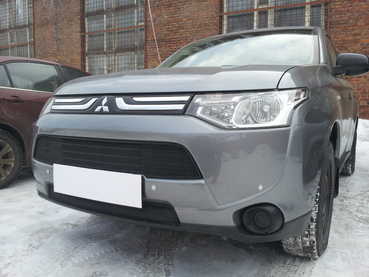 Сетка защитная в бампер Standart черный Strelka Mitsubishi Outlander III 2013-2019 no.6283