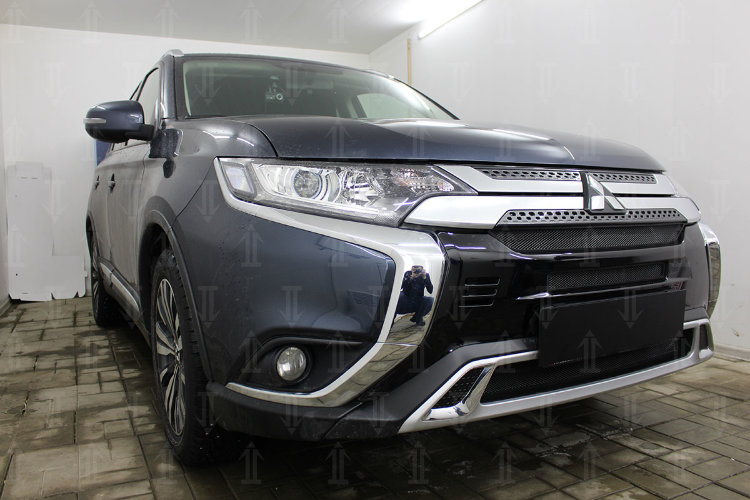 Сетка защитная в бампер Standart черный Strelka Mitsubishi Outlander III 2013-2019 19710