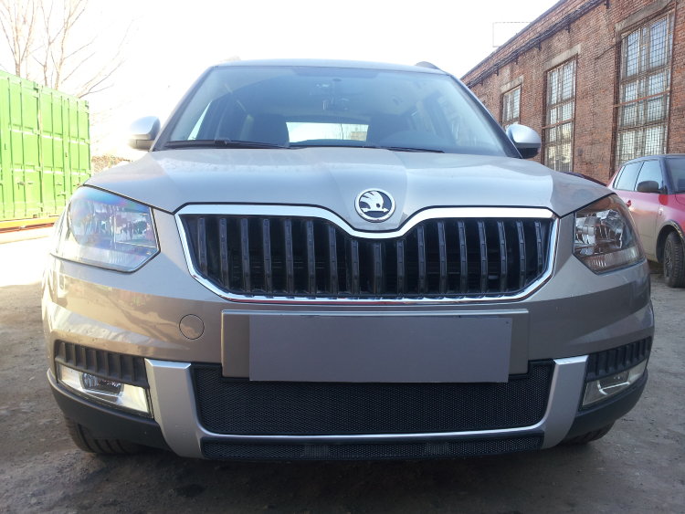 Сетка защитная в бампер Standart черный Strelka Skoda Yeti 2010-2019 12917