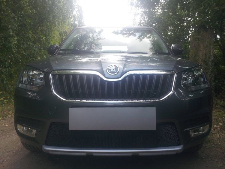 Сетка защитная в бампер Standart черный Strelka Skoda Yeti 2010-2019 no.6393