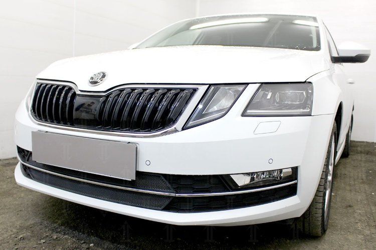 Сетка защитная в бампер Standart черный Strelka Skoda Octavia III 2013-2019 no.6408