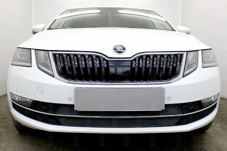 Сетка защитная в бампер Standart черный Strelka Skoda Octavia III 2013-2019 no.6408