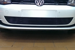 Сетка защитная в бампер Standart черный Strelka Volkswagen Golf VII 2013-2019 ― Auto-Clover