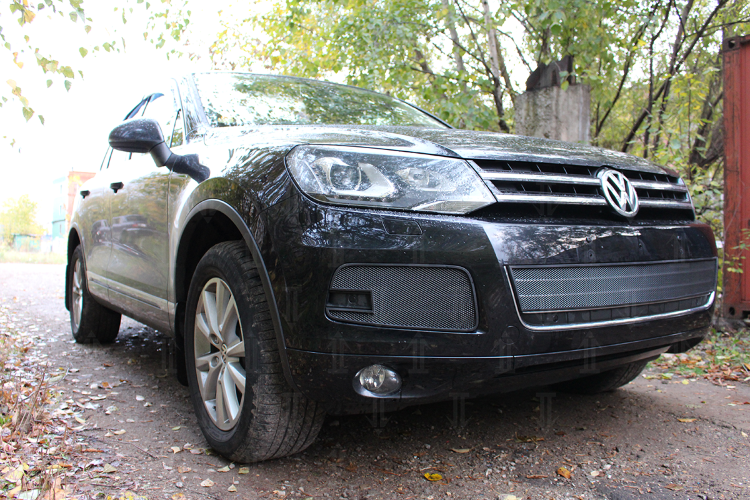 Сетка защитная в бампер Standart черный Strelka Volkswagen Touareg II 2010-2018 12698