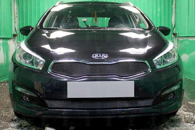 Сетка защитная в бампер Standart черный Strelka KIA Ceed 2012-2018 12564