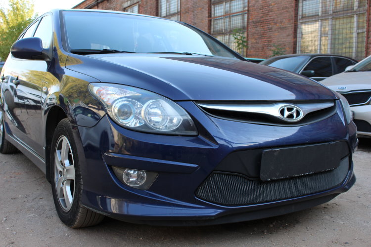 Сетка защитная в бампер Standart черный Strelka Hyundai i30 2007-2012 no.6774