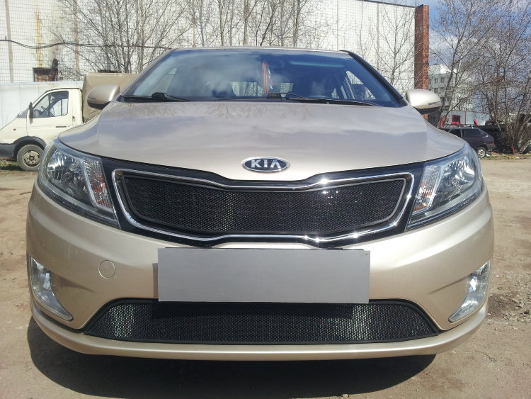 Сетка защитная в бампер Standart черный Strelka KIA Rio 2011-2017 12511