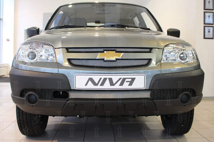 Сетка защитная в бампер Standart хром Strelka Chevrolet Niva 2002-2019 13254