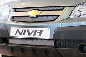 Сетка защитная в бампер Standart хром Strelka Chevrolet Niva 2002-2019 ― Auto-Clover