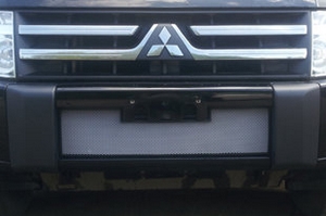 Сетка защитная в бампер Standart хром Strelka Mitsubishi Pajero IV 2006-2019 ― Auto-Clover