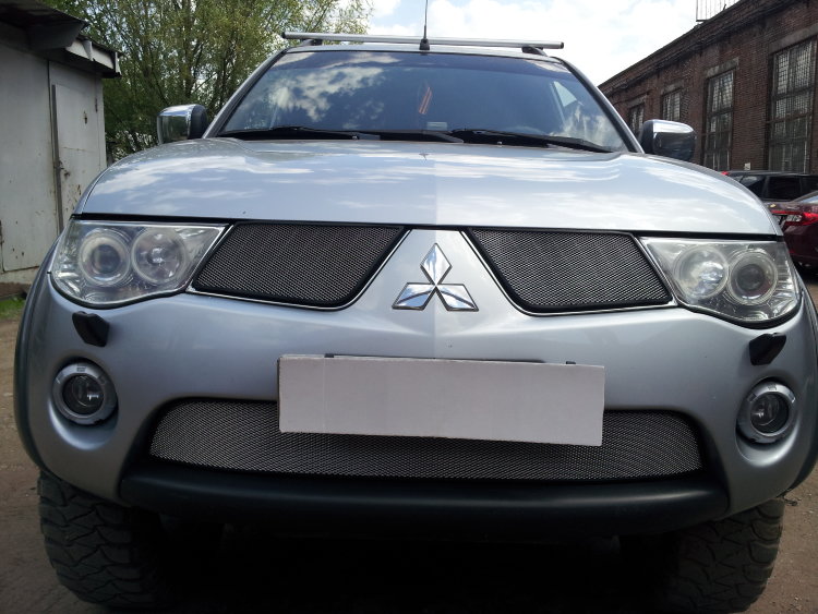 Сетка защитная в бампер Standart хром Strelka Mitsubishi L200 2005-2015 no.6304