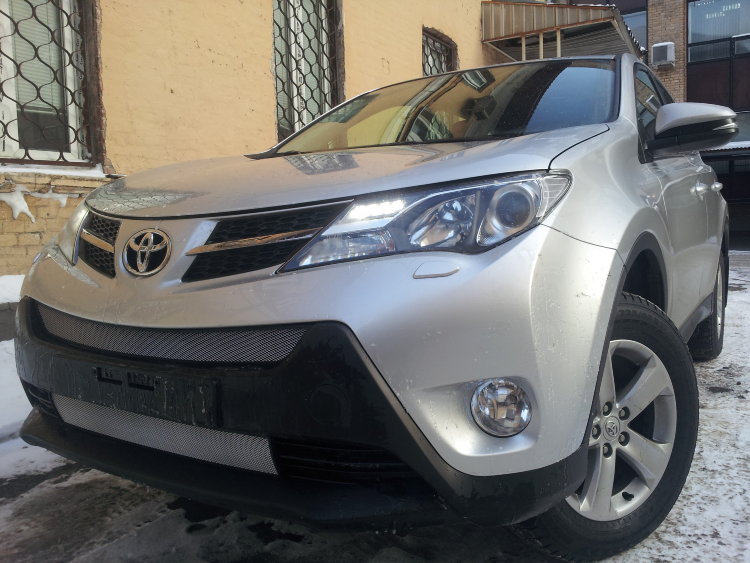 Сетка защитная в бампер Standart хром Strelka Toyota RAV4 2013-2019 12954