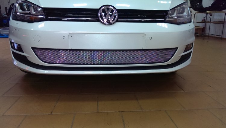 Сетка защитная в бампер Standart хром Strelka Volkswagen Golf VII 2013-2019 no.6584