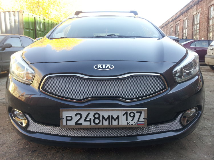 Сетка защитная в бампер Standart хром Strelka KIA Ceed 2012-2018 12561