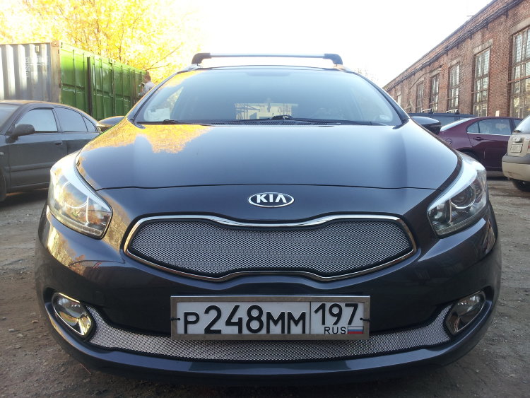 Сетка защитная в бампер Standart хром Strelka KIA Ceed 2012-2018 12561