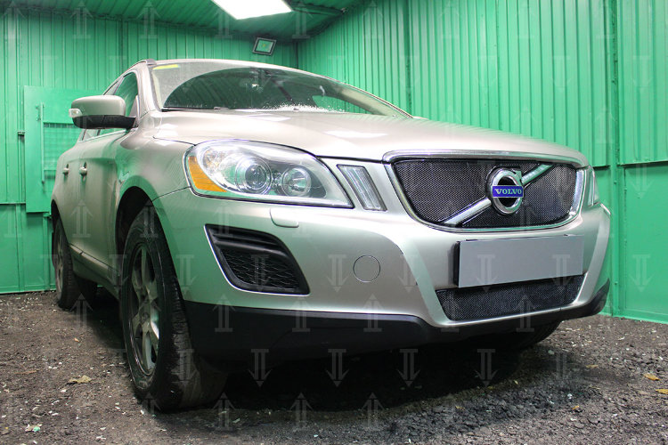 Сетка защитная в решетку радиатора Optimal черный Strelka Volvo XC60 2008-2017 no.6104
