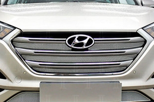 Сетка защитная в решетку радиатора Optimal хром (Travel, Prime) Strelka Hyundai Tucson 2015-2019 ― Auto-Clover