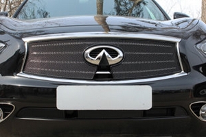 Сетка защитная в решетку радиатора Premium черный Strelka Infiniti QX70 2013-2019 ― Auto-Clover