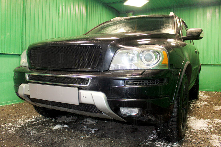 Сетка защитная в решетку радиатора Premium черный Strelka Volvo XC90 2002-2014 no.6124