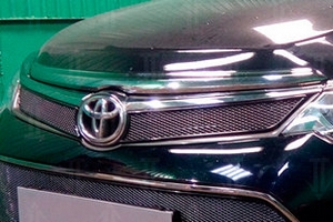 Сетка защитная в решетку радиатора Premium черный Strelka Toyota Camry 2011-2017 ― Auto-Clover