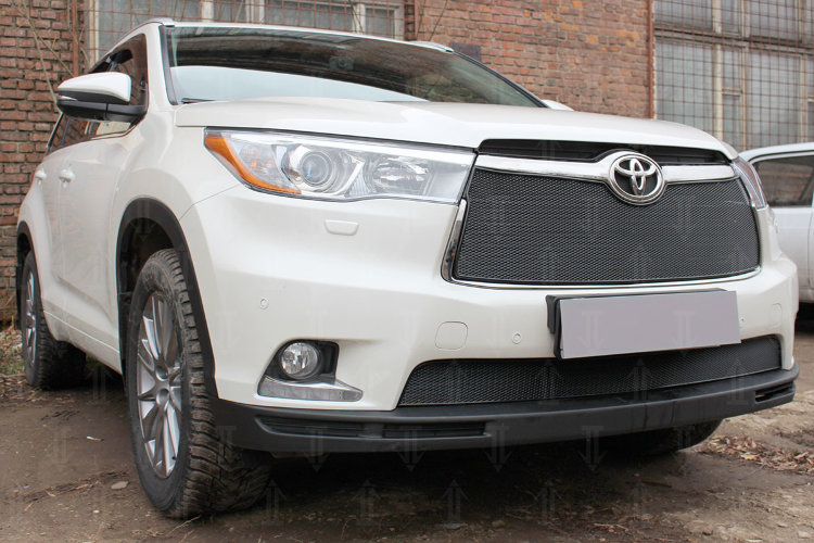 Сетка защитная в решетку радиатора Premium черный Strelka Toyota Highlander 2014-2019 no.6345