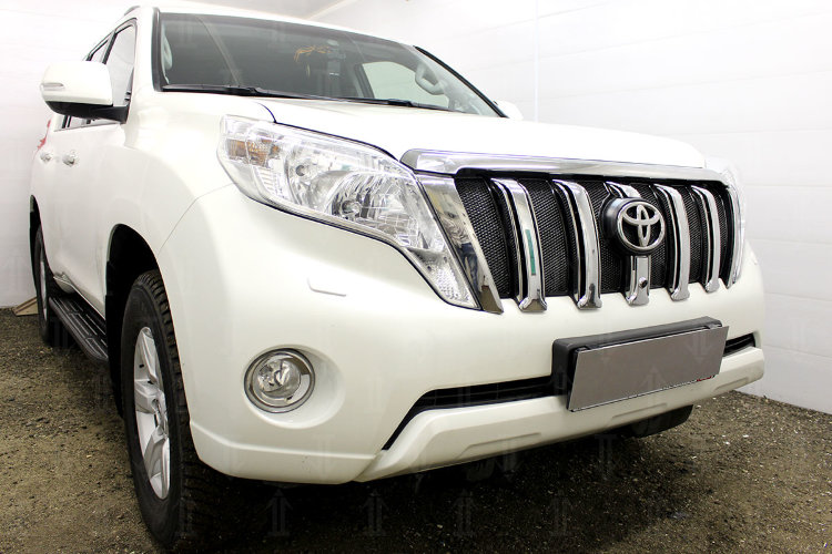 Сетка защитная в решетку радиатора Premium черный Strelka Toyota Land Cruiser Prado 150 2010-2019 no.6364