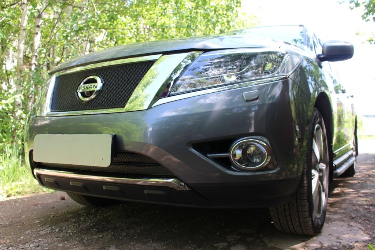 Сетка защитная в решетку радиатора Premium черный Strelka Nissan Pathfinder 2014-2019 no.6490