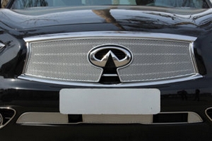 Сетка защитная в решетку радиатора Premium хром Strelka Infiniti QX70 2013-2019 ― Auto-Clover