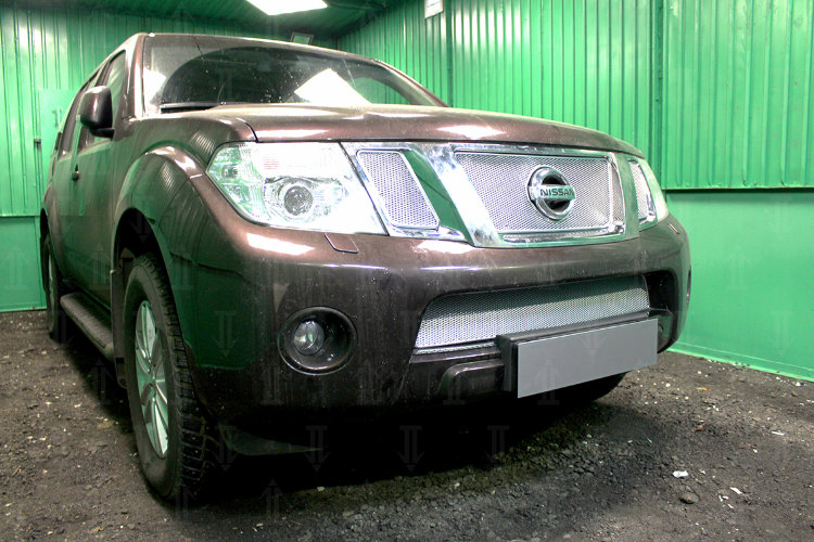 Сетка защитная в решетку радиатора Premium хром Strelka Nissan Pathfinder 2004-2013 no.6470