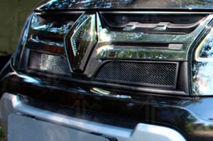 Сетка защитная в решетку радиатора Standart черный Strelka Renault Duster 2011-2019 ― Auto-Clover