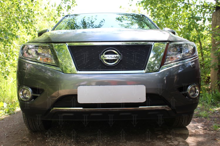 Сетка защитная в решетку радиатора Standart черный Strelka Nissan Pathfinder 2014-2019 no.6484