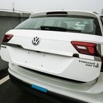 Стальная накладка на багажник над номером OEM-Tuning Volkswagen Tiguan II 2016-2019