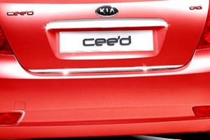 Стальная накладка на кромку багажника Omsa Line KIA Ceed 2006-2012 ― Auto-Clover