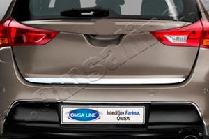 Стальная накладка на кромку багажника широкая Omsa Line Toyota Auris 2013-2019 ― Auto-Clover