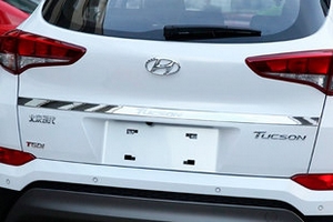 Стальная накладка на крышку багажника над номером OEM-Tuning Hyundai Tucson 2015-2019 ― Auto-Clover