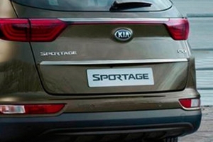 Стальная накладка на крышку багажника над номером Omsa Line KIA Sportage 2016-2019 ― Auto-Clover