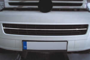 Стальная накладка на решетку воздухозаборника Omsa Line Volkswagen Transporter T5 2003-2015 ― Auto-Clover