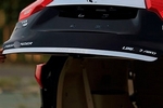 Стальная накладка с надписью черного цвета на кромку багажника OEM-Tuning Toyota Highlander 2014-2019