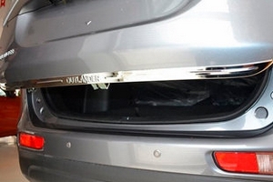 Стальная накладка с надписью на кромку багажника OEM-Tuning Mitsubishi Outlander III 2013-2019 ― Auto-Clover
