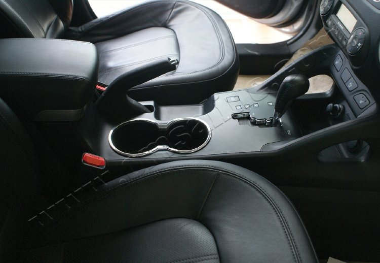 Стальная окантовка подстаканников Omsa Line Hyundai ix35 2009-2015 no.16420