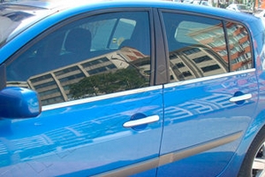 Стальные молдинги на окна дверей (низ) Omsa Line Renault Megane II 2002-2009 ― Auto-Clover