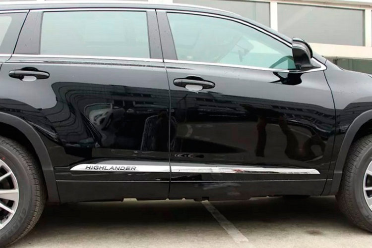 Стальные молдинги с черной надписью на двери OEM-Tuning Toyota Highlander 2014-2019 no.9296