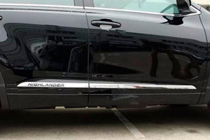 Стальные молдинги с черной надписью на двери OEM-Tuning Toyota Highlander 2014-2019 ― Auto-Clover