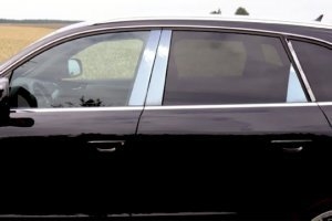 Стальные накладки на стойки дверей Omsa Line Audi Q5 2008-2017 ― Auto-Clover
