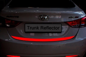 Стикер светоотражающий на крышку багажника Racetech Hyundai Elantra 2010-2015 ― Auto-Clover