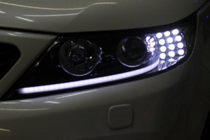 Светодиодные реснички в передние фары (тип 2, один режим) Led&amp;Car KIA Sorento 2009-2012 ― Auto-Clover
