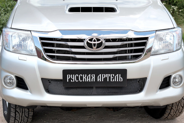 Защитная сетка решетки переднего бампера Русская Артель Toyota Hilux 2005-2015 no.122